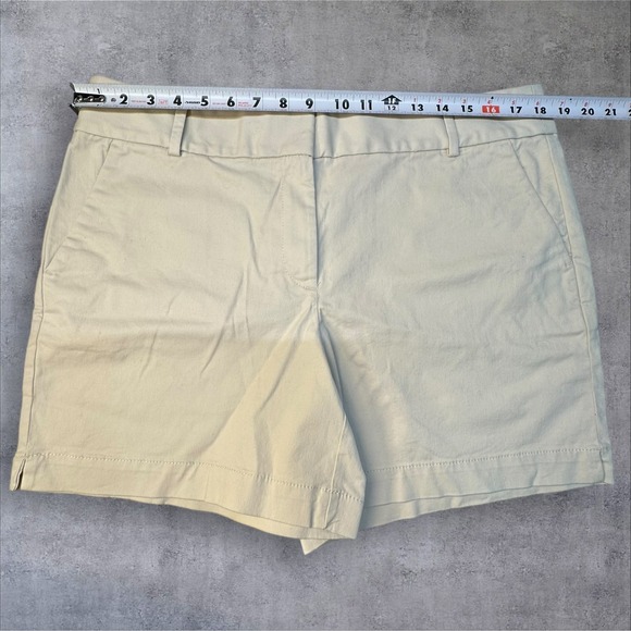 LOFT The Riviera Short Khaki Flat Front Cotton Blend Women's Size 12 - Picture 3 of 8